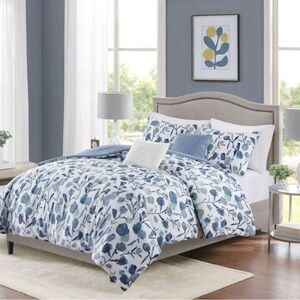 Ramona Floral Tulip Blue and White Bedding Set - Full/Queen